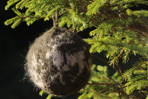 CHRISTMAS BOBBLE - Green/ Ash from ETUDE'S KNITTING MEDITATION' Collection