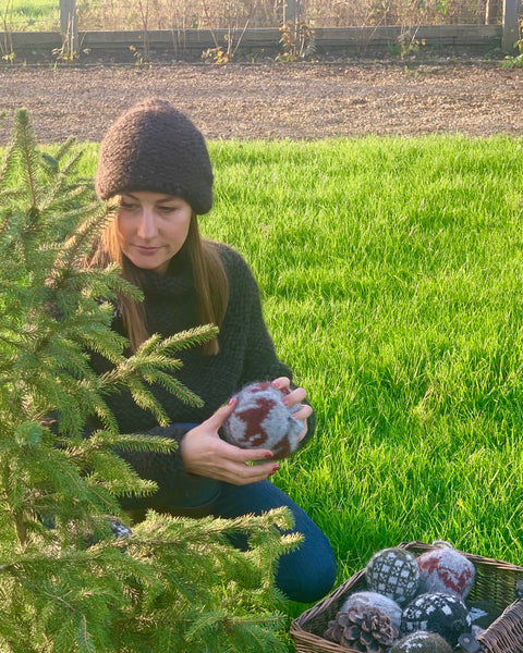 CHRISTMAS BOBBLE - REINDEER from ETUDE'S KNITTING MEDITATION' Collection