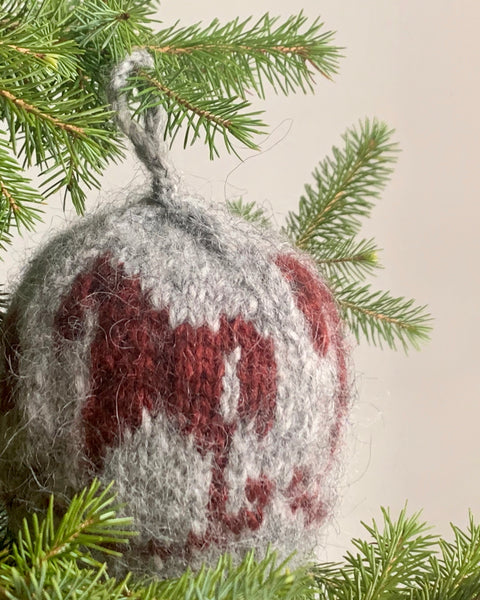 CHRISTMAS BOBBLE - Rocking Horse Motif   from  'ETUDE'S KNITTING MEDITATION' Collection