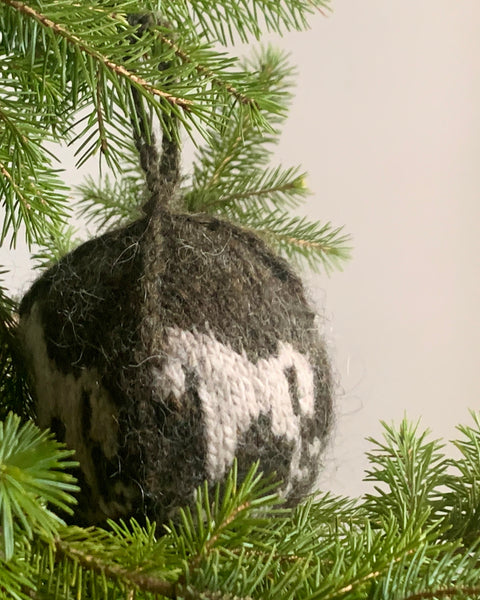 CHRISTMAS BOBBLE - Rocking Horse Motif   from  'ETUDE'S KNITTING MEDITATION' Collection